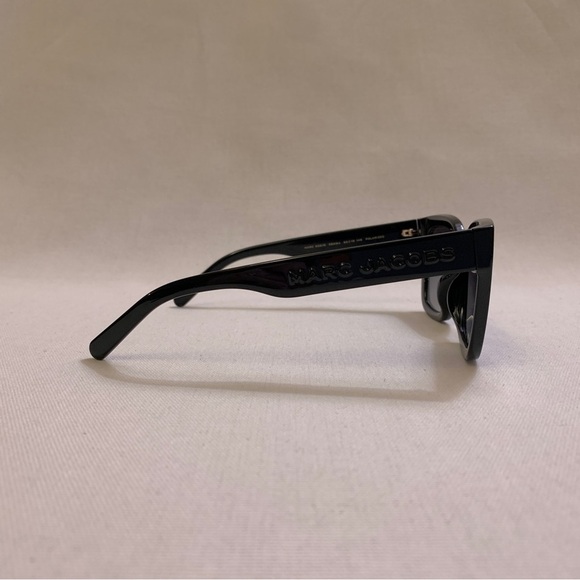 MARC JACOBS Embossed Logo Square Sunglasses — Glossy Black & Grey Gradient Lens - Picture 8 of 17